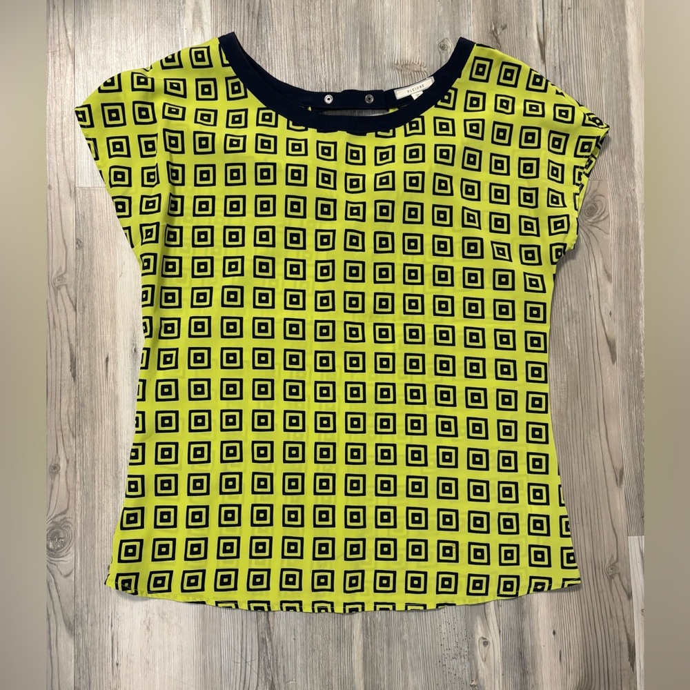 Geometric Patterned Women's Top - image 1